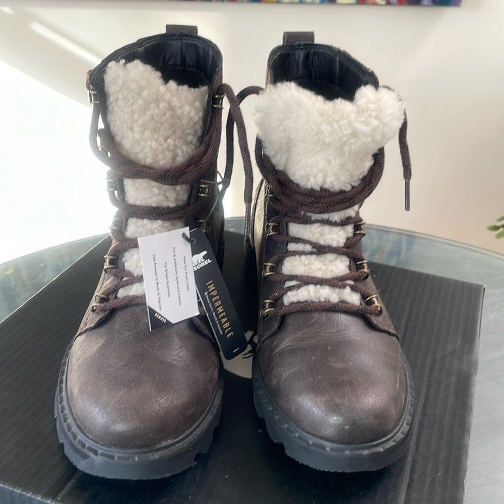 Sorel Lennox Lace Cozy boots - Picture 2 of 12